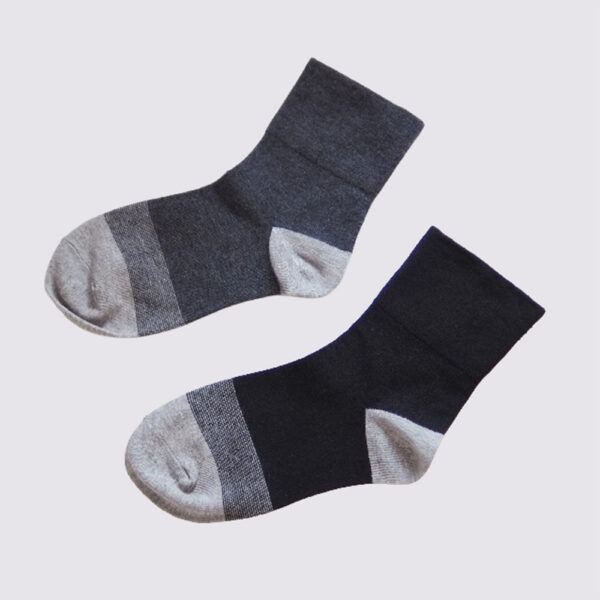 MIT台灣製寬口竹炭消臭襪-經典條紋款